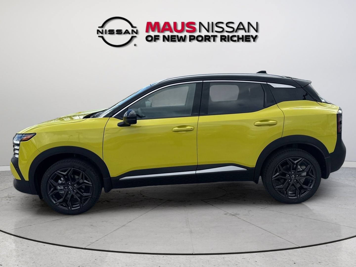 New 2026 Nissan Kicks SR w/ SR Premium Package FWD image 5