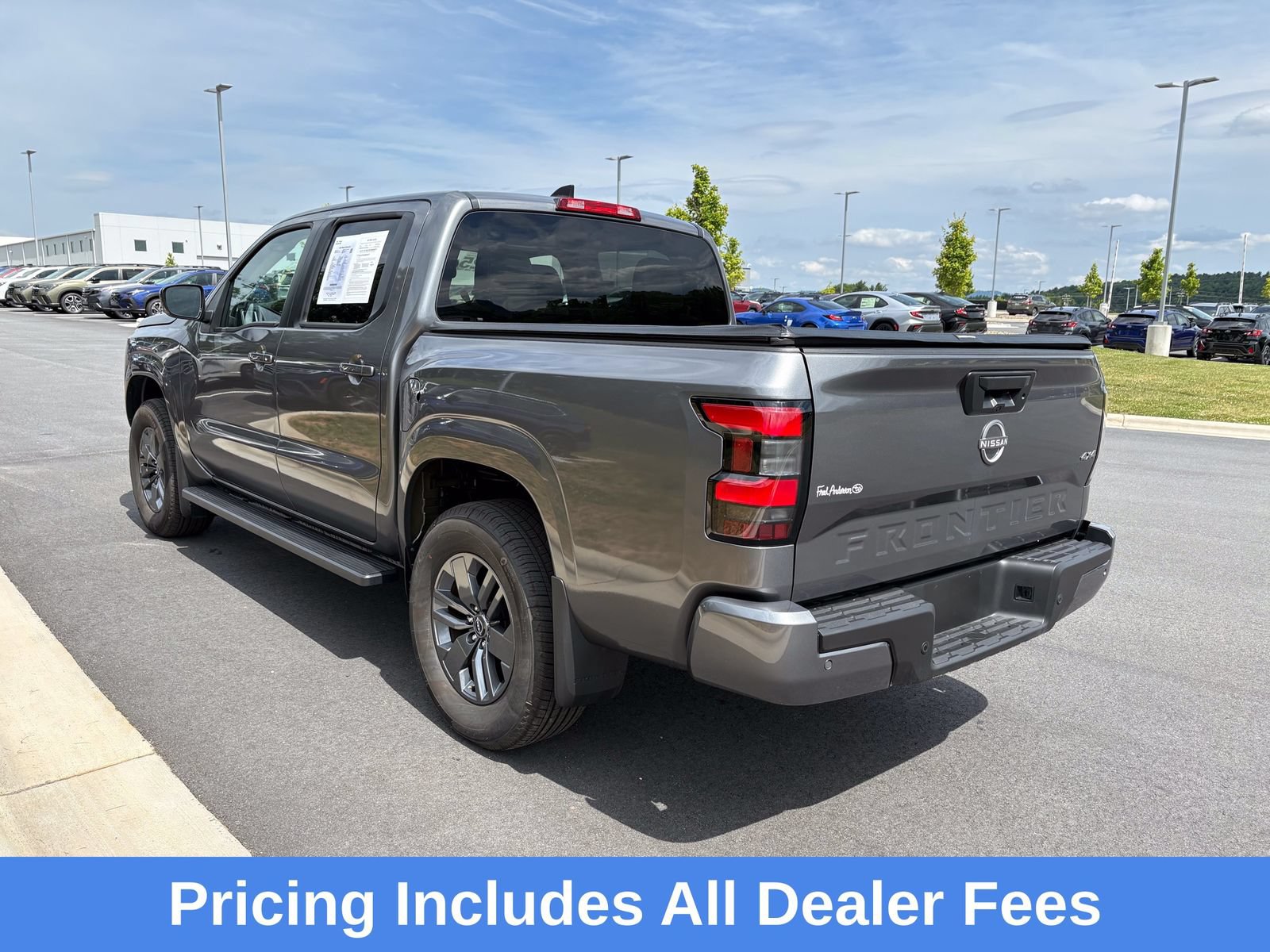 Used 2025 Nissan Frontier SV AWD/4WD image 6