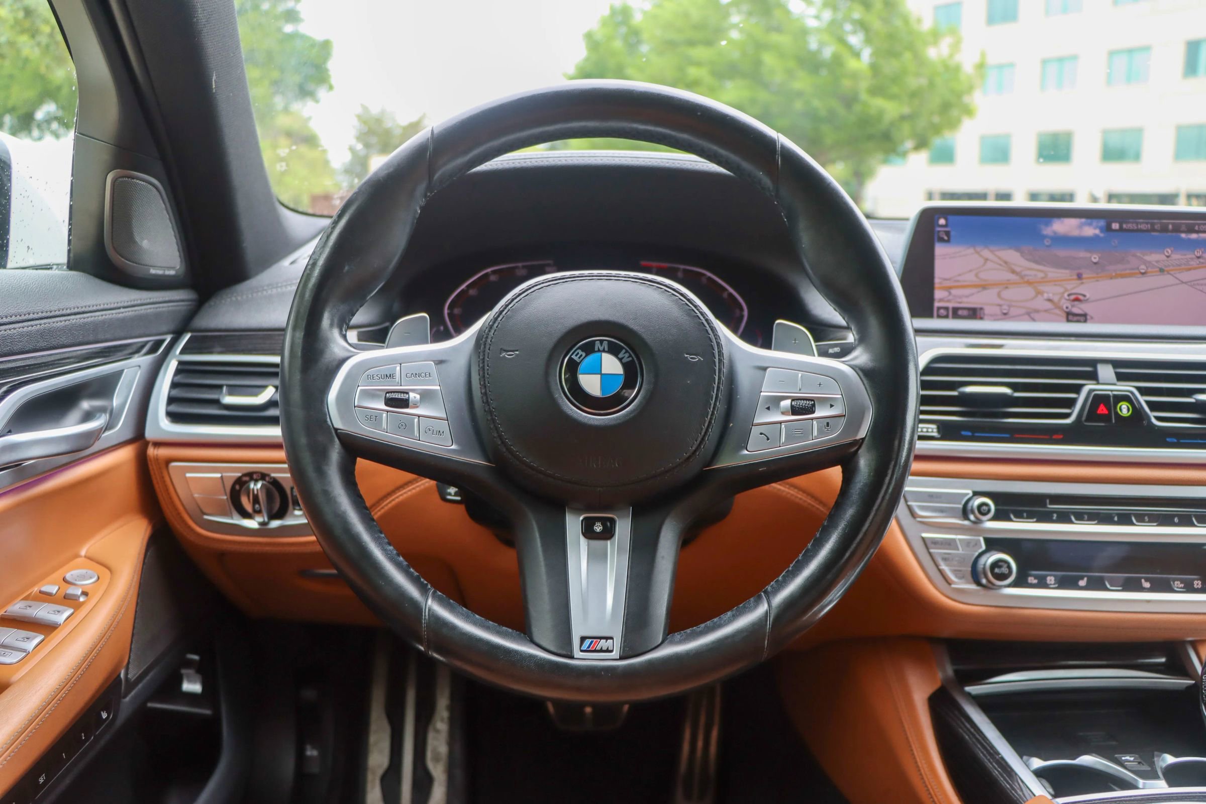 Used 2020 BMW 740i w/ M Sport Package RWD image 28