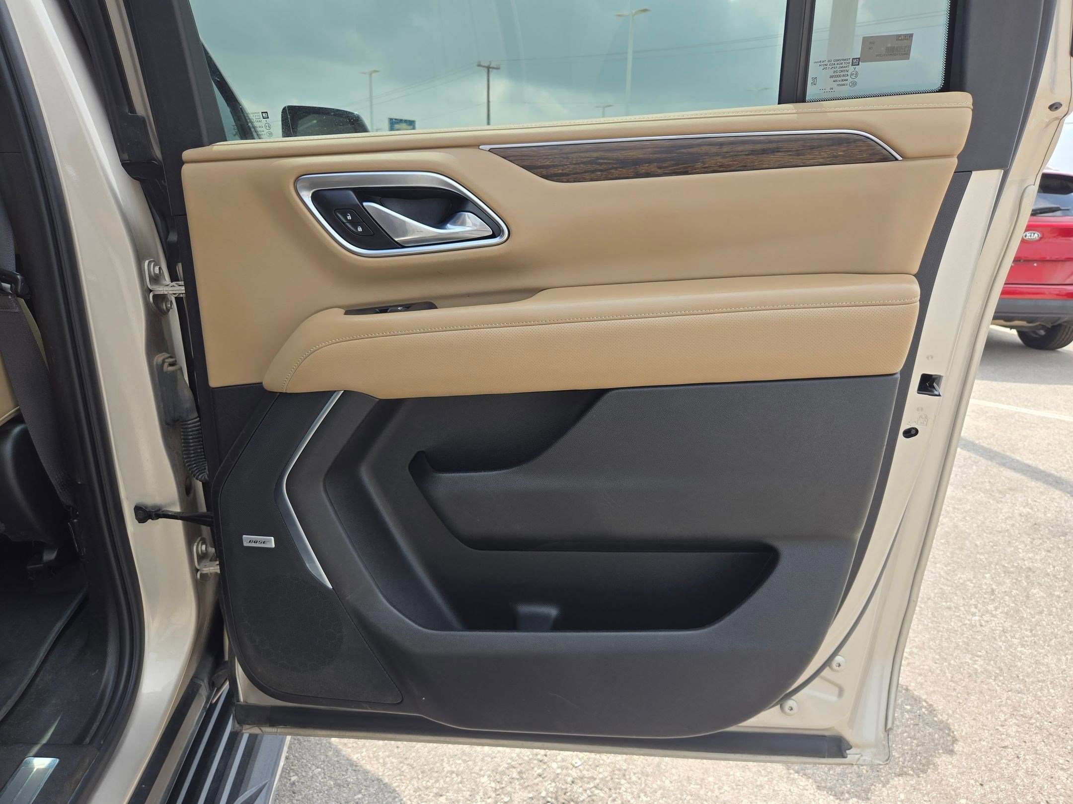 Used 2021 Chevrolet Suburban Premier w/ Premium Package RWD image 24