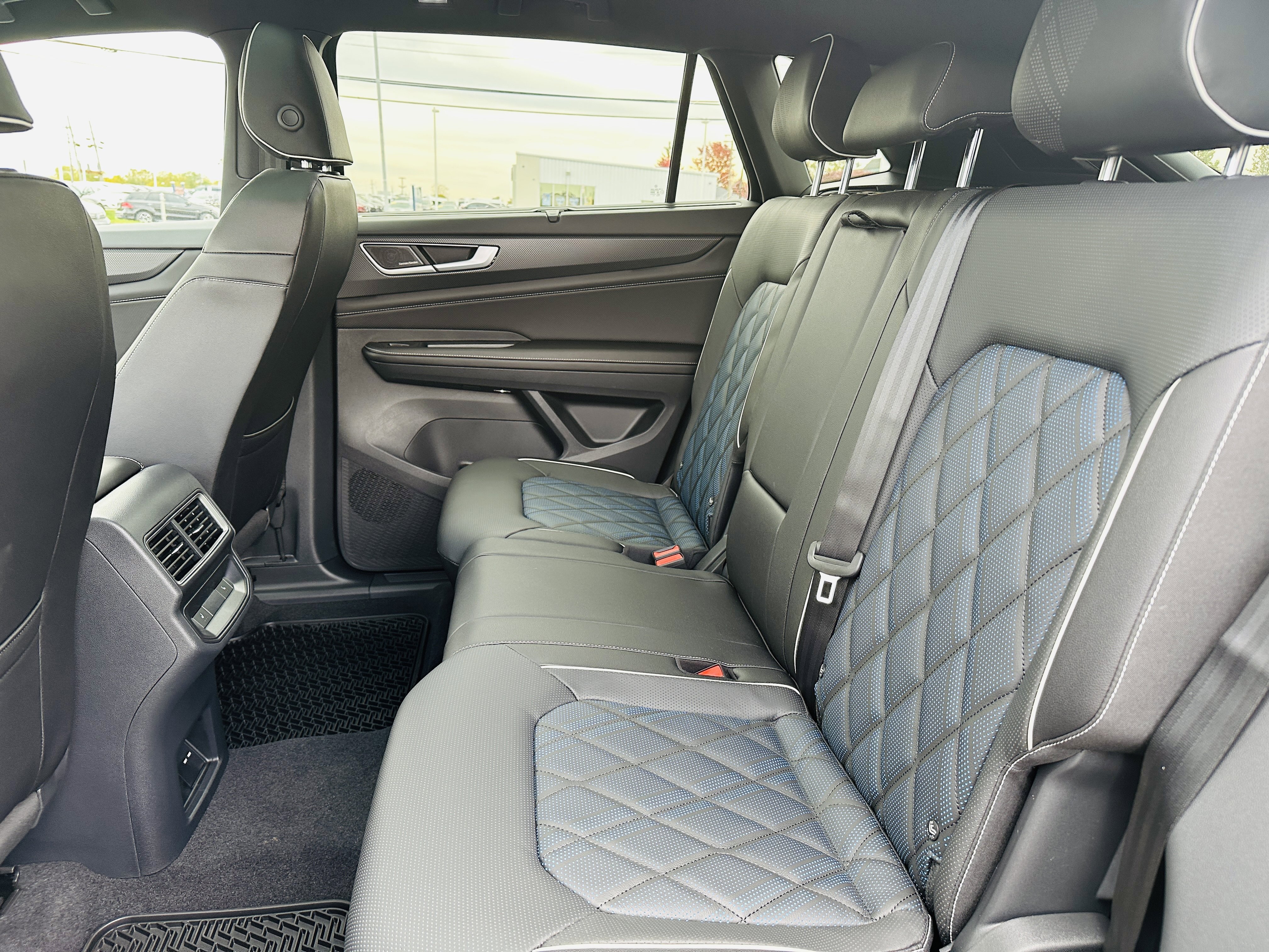 New 2026 Volkswagen Atlas Cross Sport SEL Premium R-Line image 25