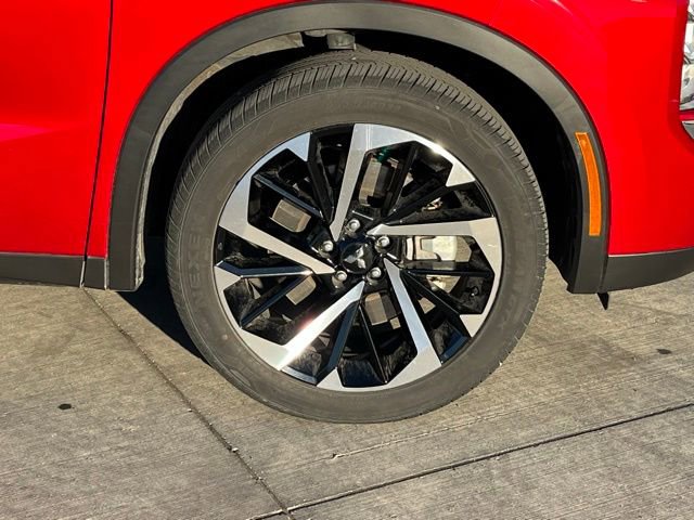 Used 2024 Mitsubishi Outlander SE image 6