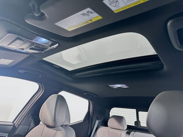 Used 2022 Hyundai Santa Cruz SEL Premium image 3