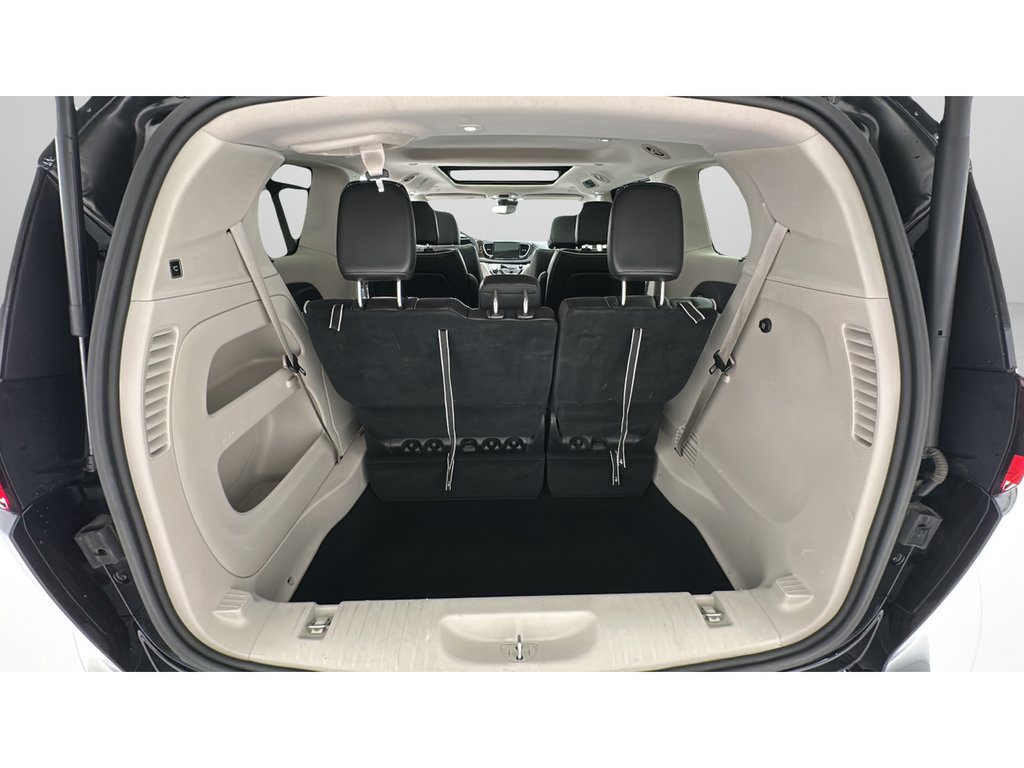Used 2023 Chrysler Pacifica Limited FWD image 21