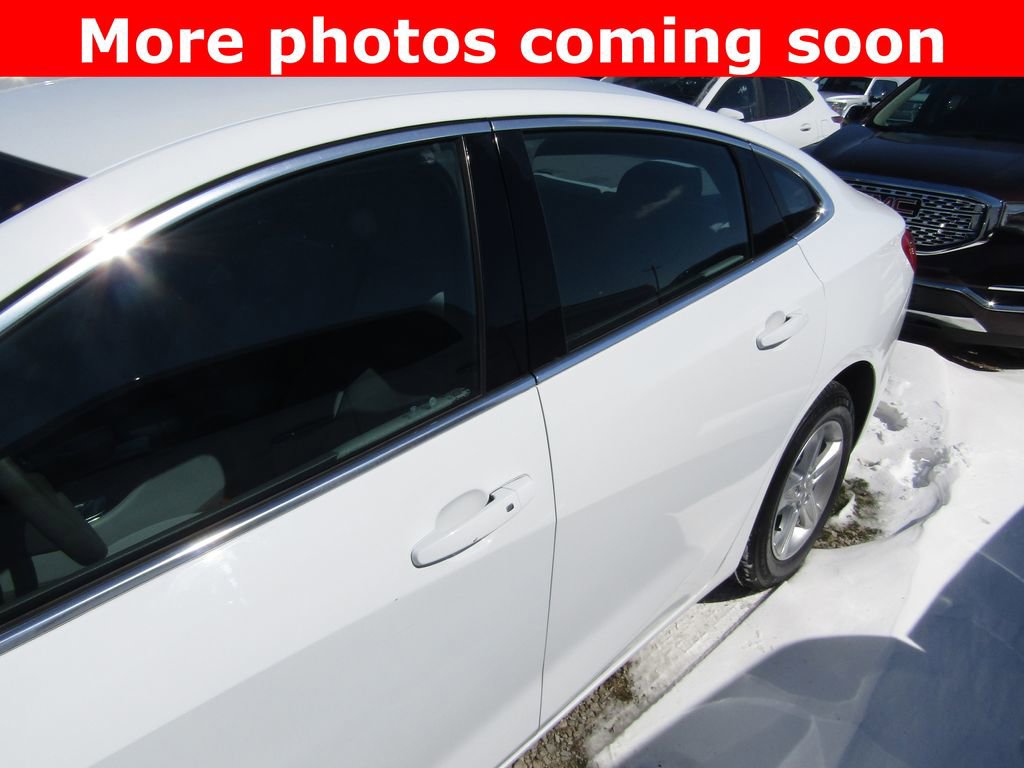 Used 2021 Chevrolet Malibu LS w/ Driver Confidence Package II image 2