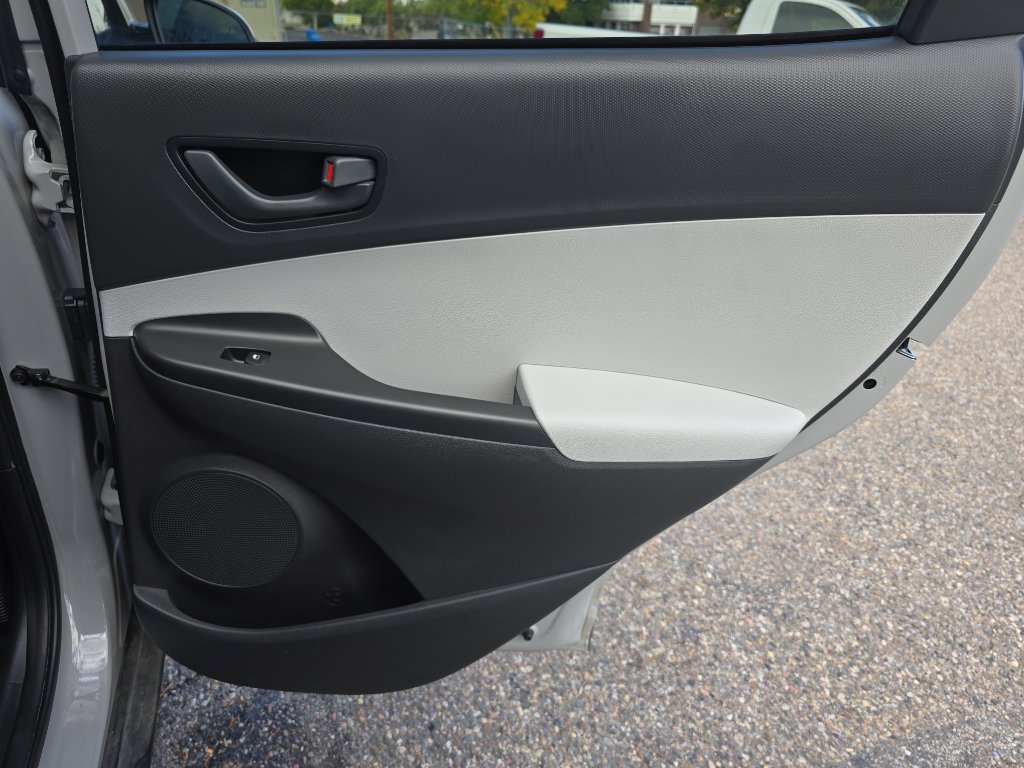Used 2023 Hyundai Kona SEL image 24