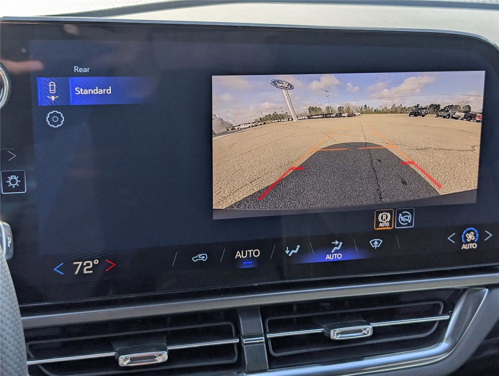 New 2026 Chevrolet Equinox EV LT image 17