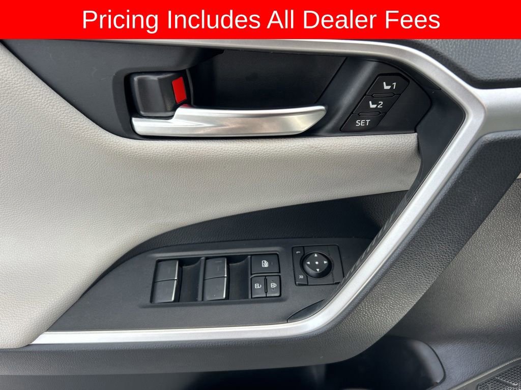 Used 2023 Toyota RAV4 Limited AWD/4WD image 4