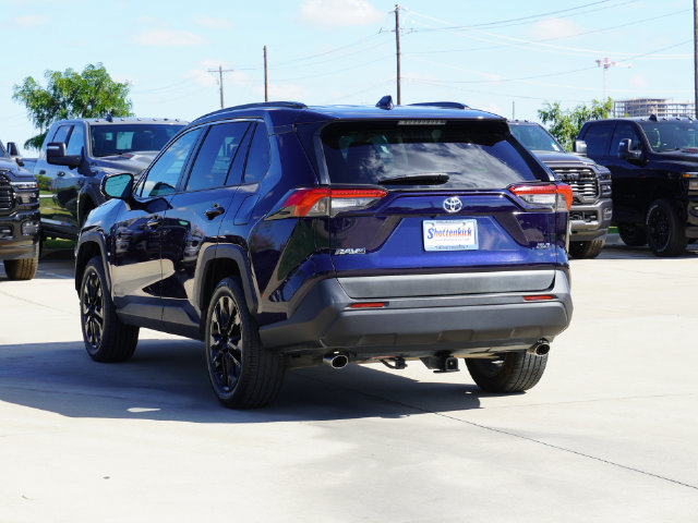 Used 2019 Toyota RAV4 XLE Premium FWD image 3