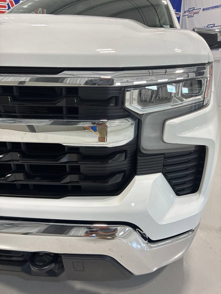 Used 2025 Chevrolet Silverado 1500 LT AWD/4WD image 11