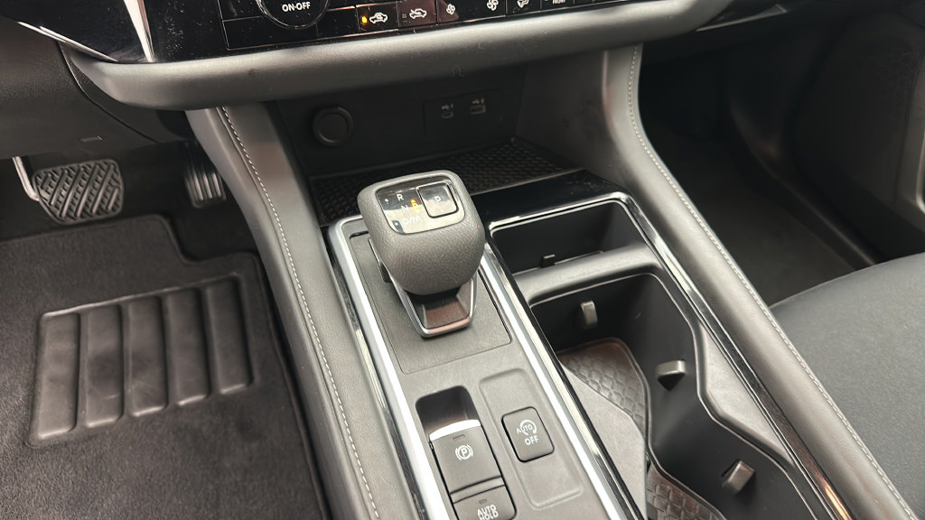 Used 2024 Nissan Pathfinder SV AWD/4WD image 18