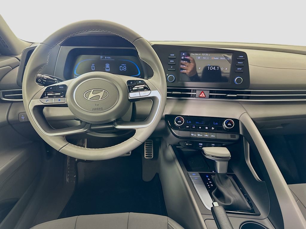 New 2025 Hyundai Elantra Sport image 17