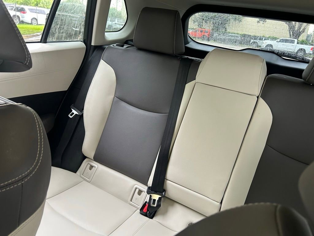 Used 2022 Toyota Corolla Cross XLE image 13