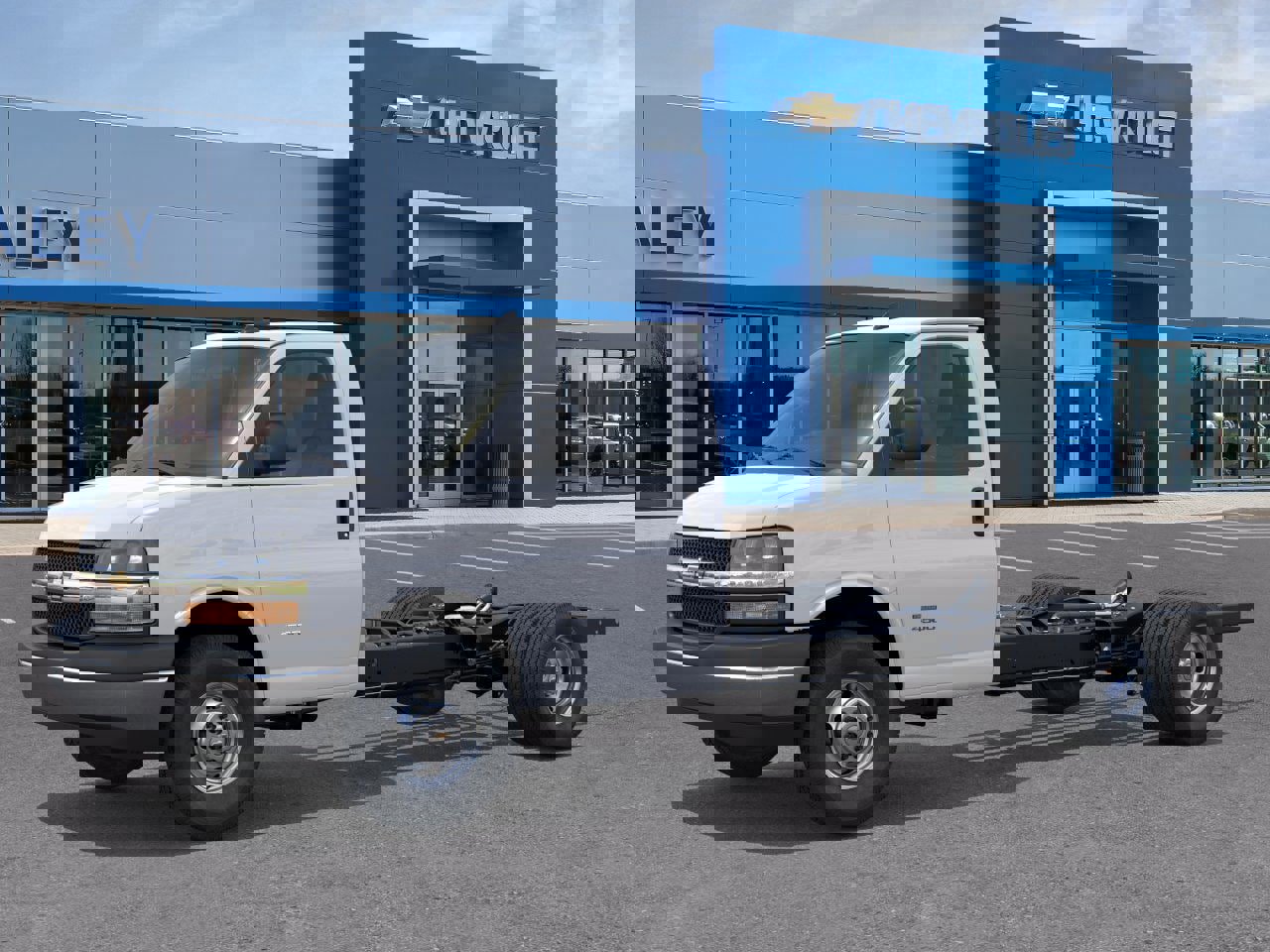 New 2025 Chevrolet Express 3500 w/ Power Convenience Package image 41