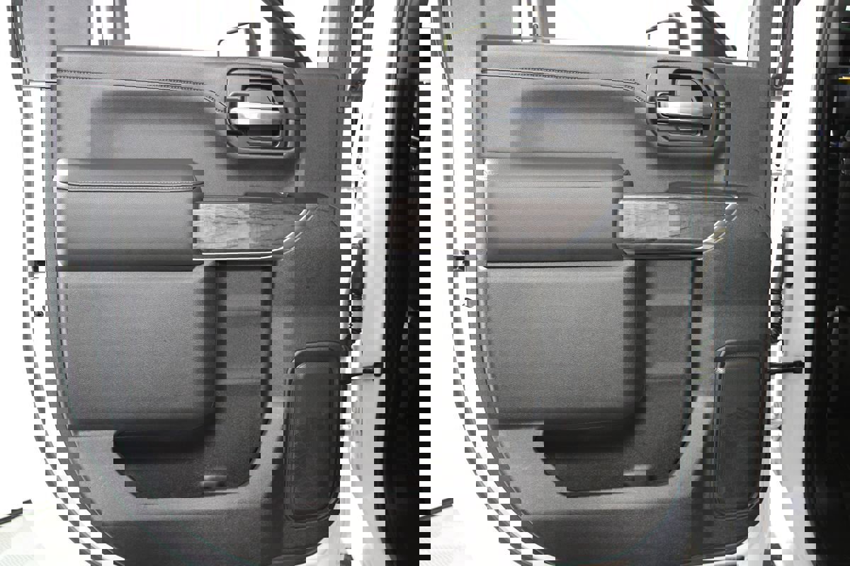 Used 2020 Chevrolet Silverado 2500 LTZ w/ LTZ Plus Package image 32