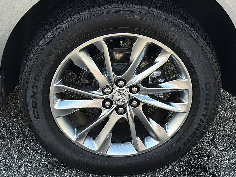 Used 2024 Buick Enclave Avenir w/ Avenir Technology Package FWD image 6