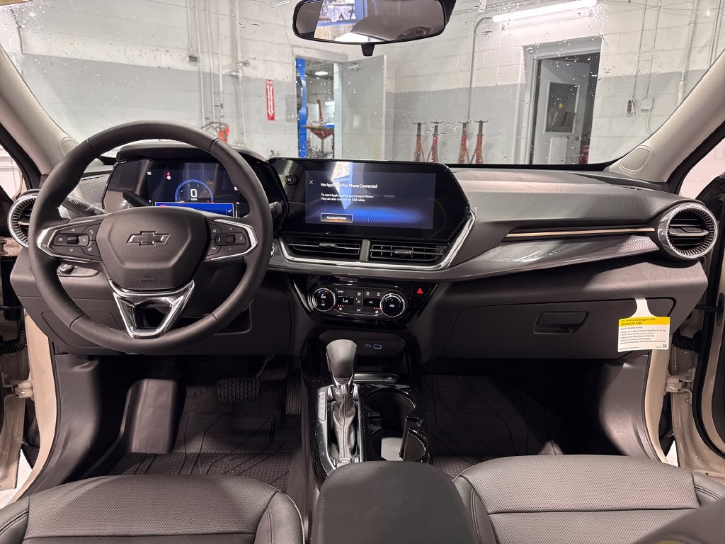 New 2026 Chevrolet Trax ACTIV w/ Sunroof Package FWD image 34