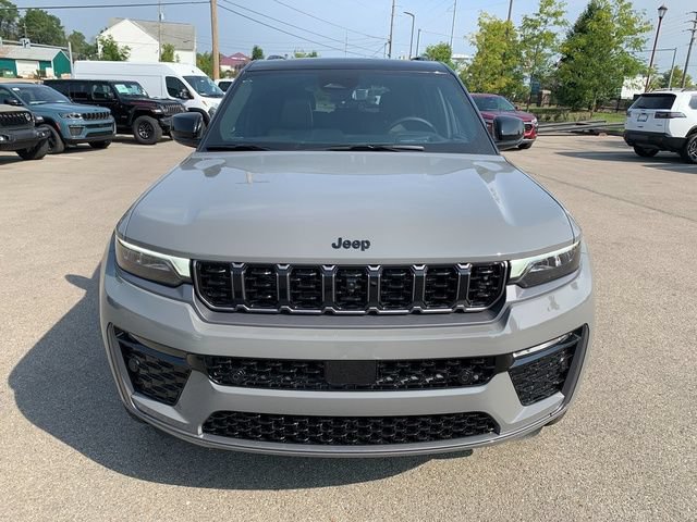 New 2027 Jeep Grand Cherokee Summit AWD/4WD image 9