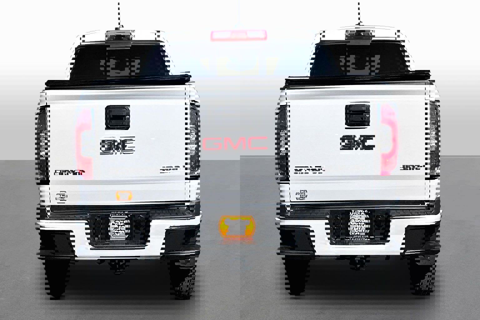 Used 2018 GMC Canyon Denali image 4