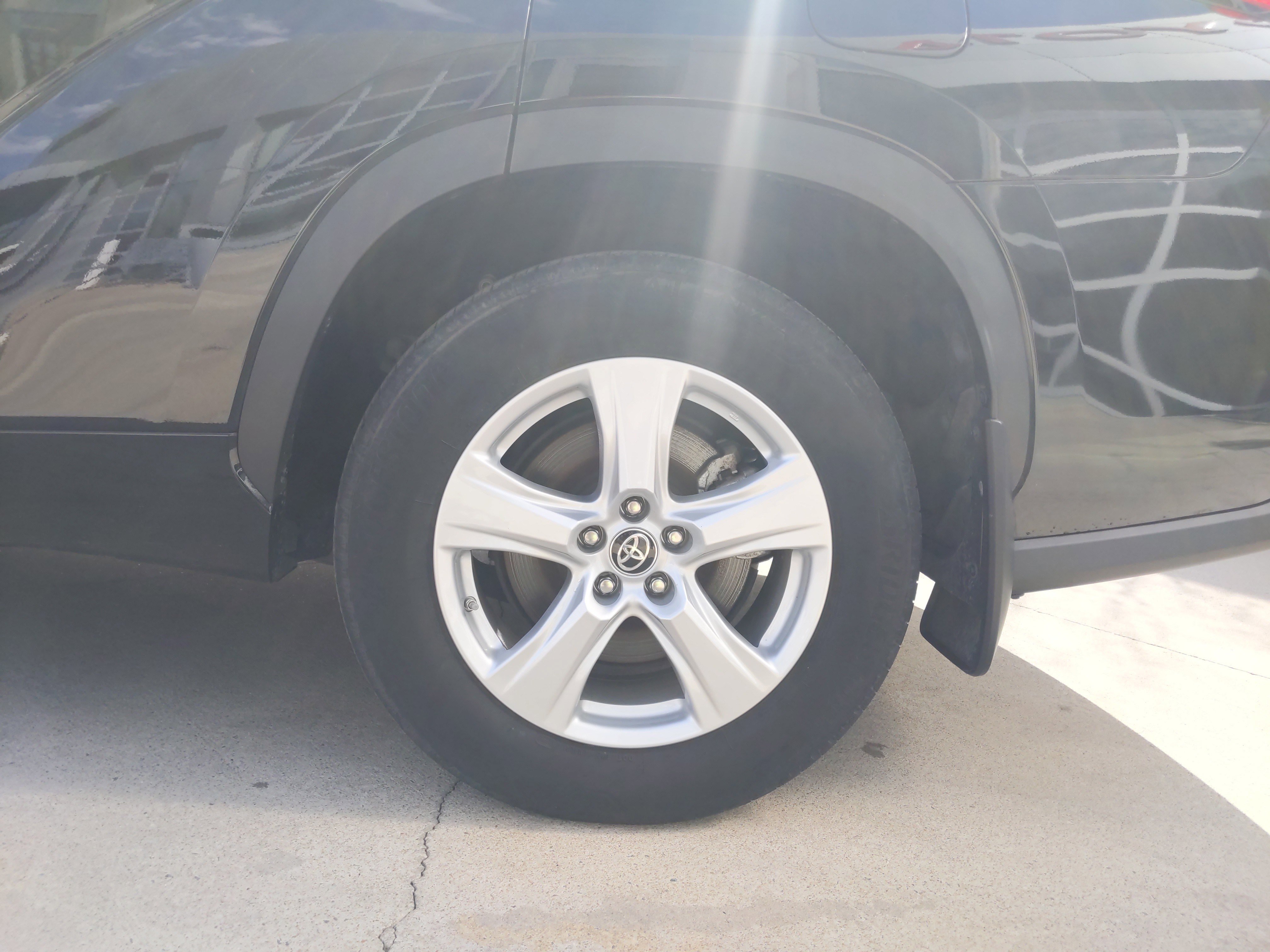 Used 2023 Toyota Highlander LE image 15