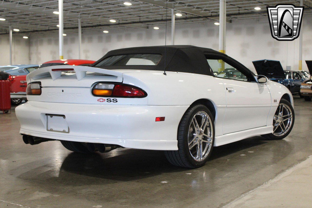 Used 2001 Chevrolet Camaro Z28 w/ SS Performance/Appearance Pkg image 10