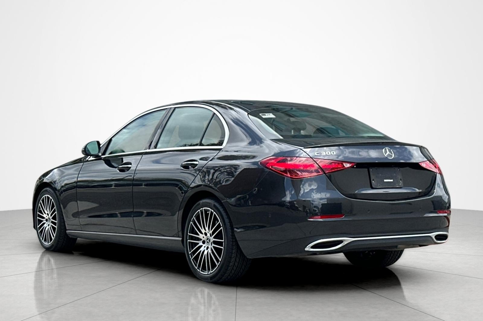 Used 2023 Mercedes-Benz C 300 Sedan image 3