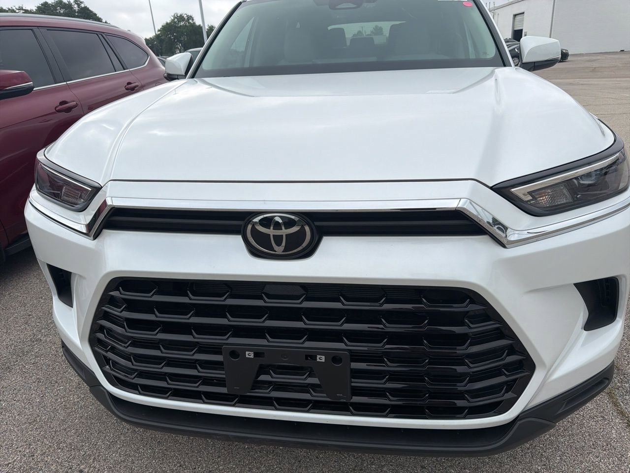 Used 2025 Toyota Grand Highlander AWD image 2