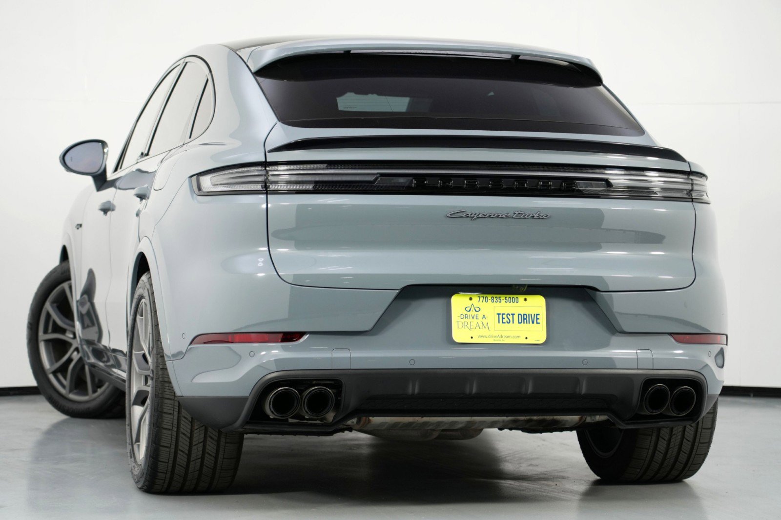 Used 2024 Porsche Cayenne Turbo AWD/4WD image 6