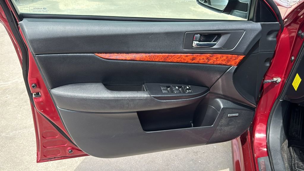 Used 2011 Subaru Legacy 2.5i Limited image 12