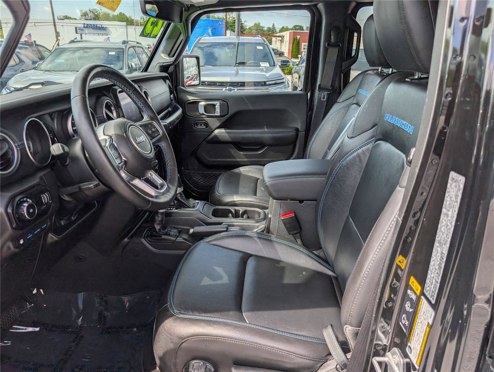 Used 2023 Jeep Wrangler Unlimited Rubicon 4xe w/ Cold Weather Group AWD/4WD image 14