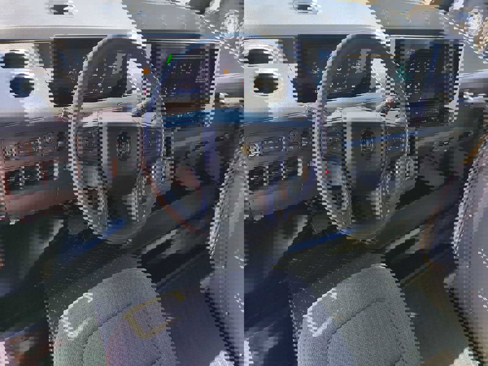 Used 2023 Chevrolet Brightdrop 600 w/ Active Safety Package 2 AWD/4WD image 10