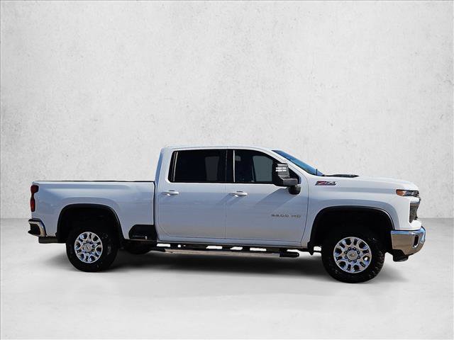Used 2024 Chevrolet Silverado 2500 LT AWD/4WD image 4