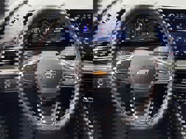 Used 2024 Chevrolet Traverse LT image 12