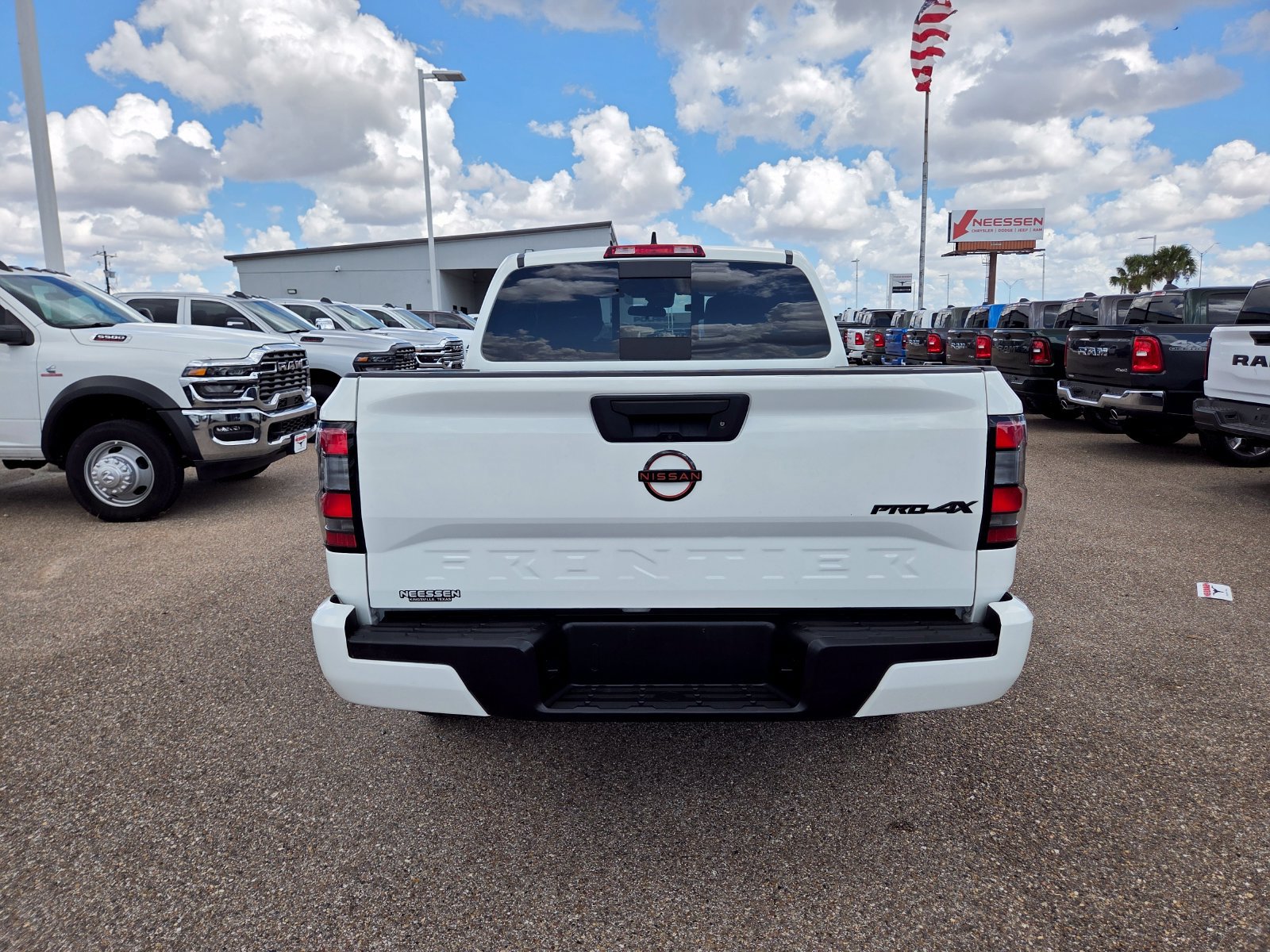 Used 2024 Nissan Frontier PRO-4X w/ Off-Road Protection Package AWD/4WD image 8