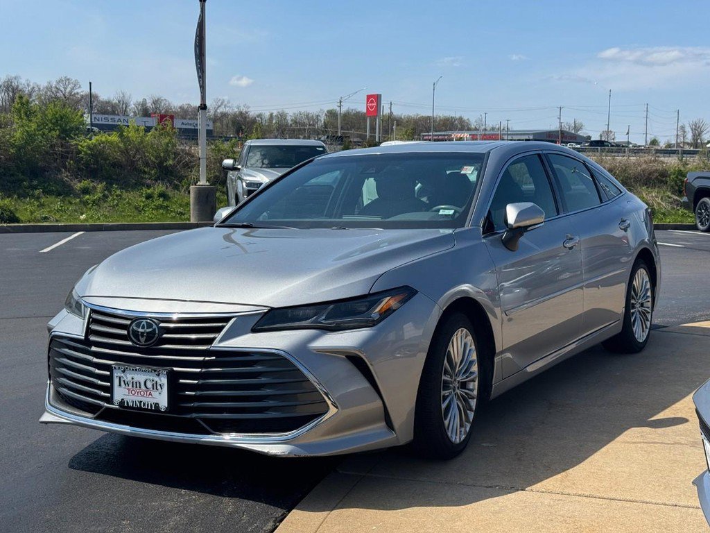 Used 2019 Toyota Avalon Limited w/ Protection Package image 7