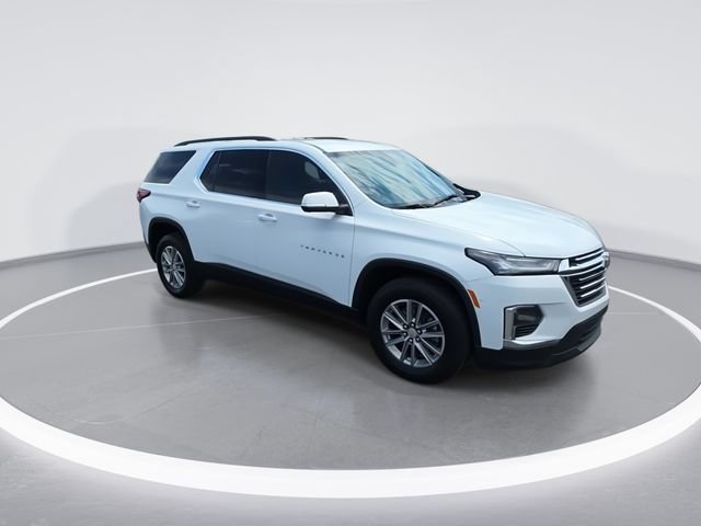 Used 2023 Chevrolet Traverse LT FWD image 2