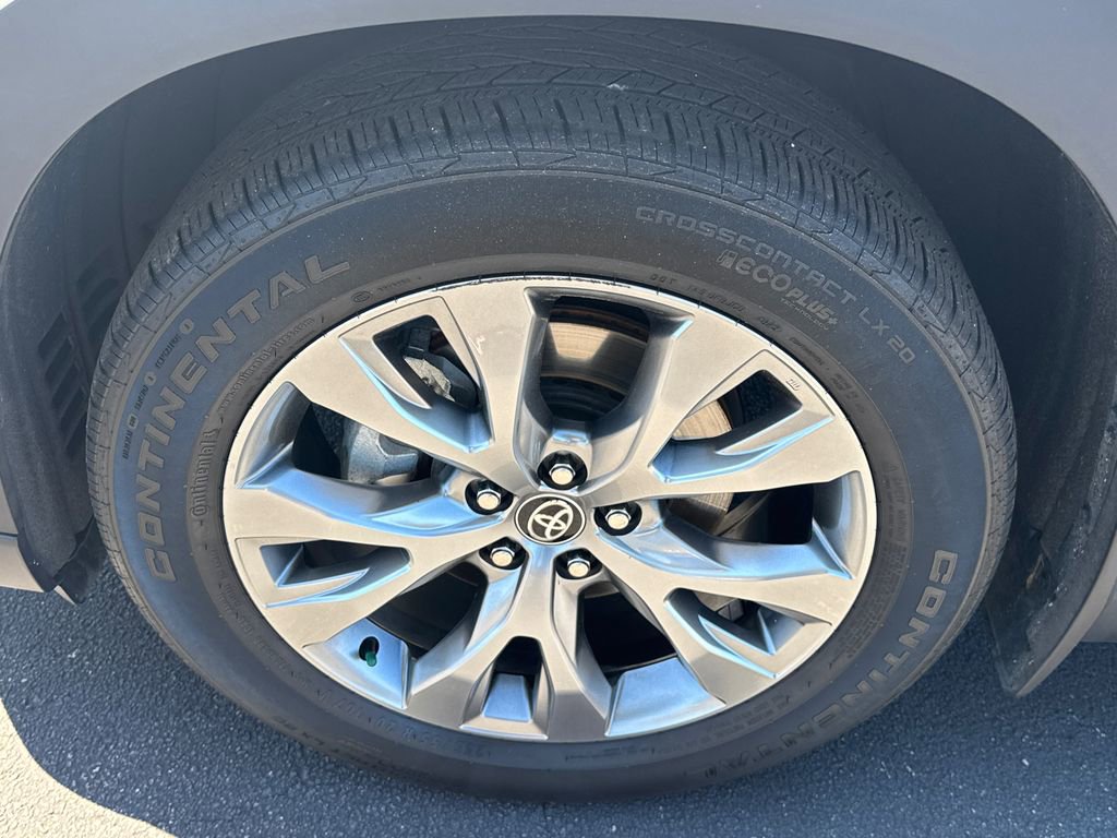 Used 2024 Toyota Grand Highlander Limited image 11