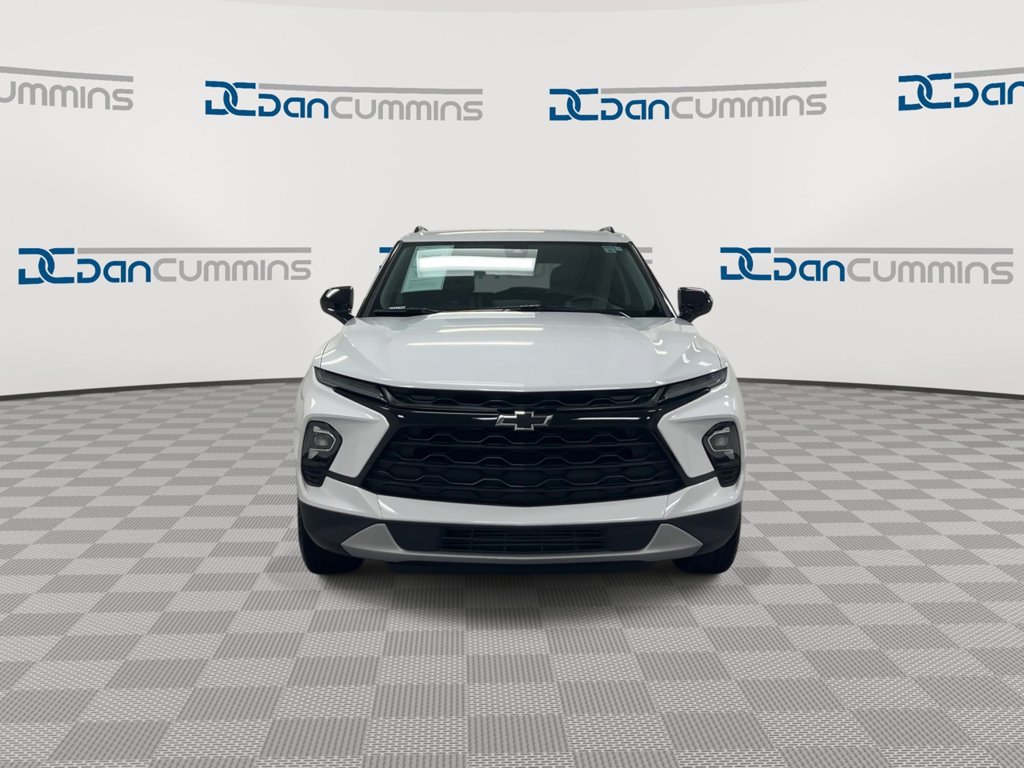 Used 2023 Chevrolet Blazer LT FWD image 3