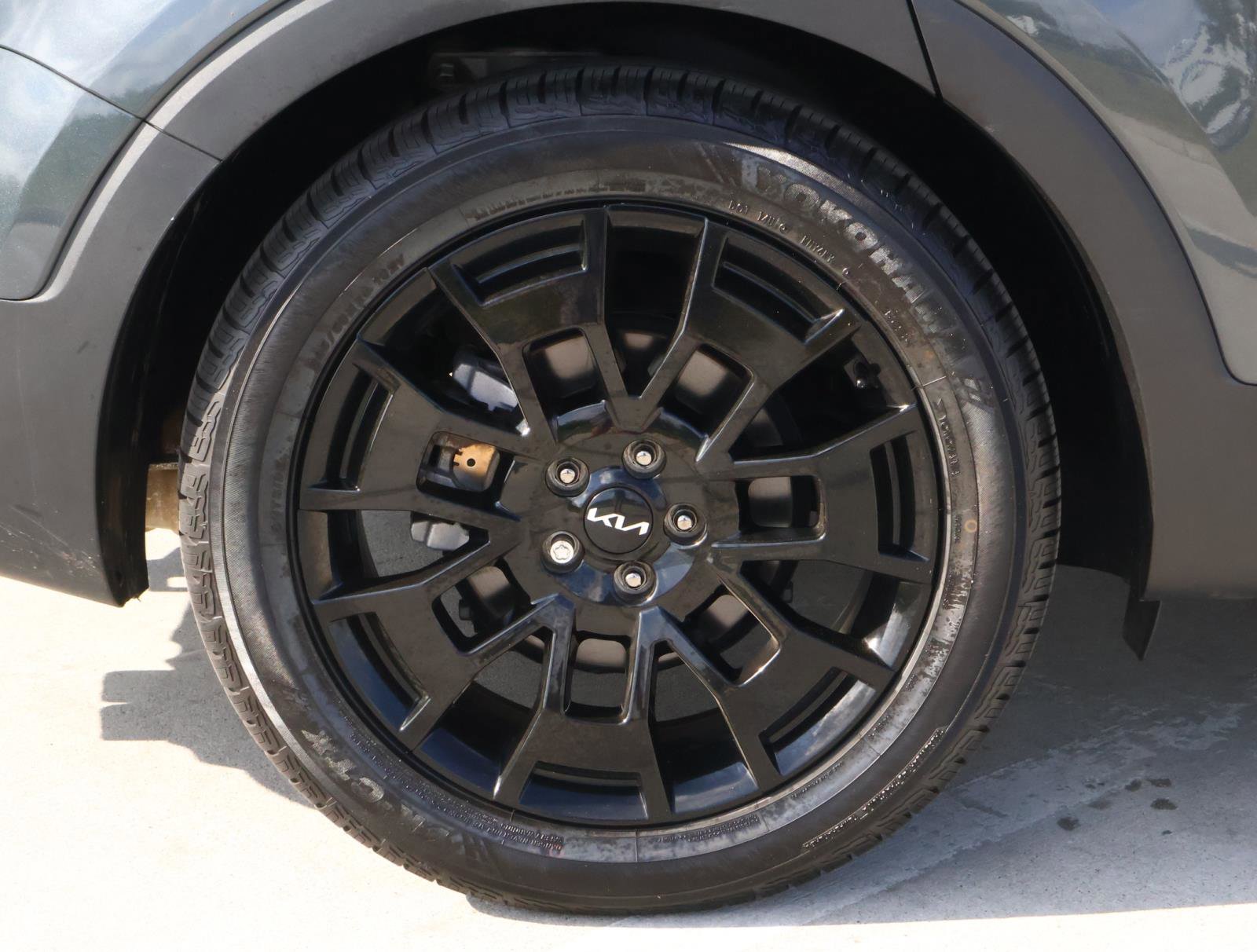 Used 2022 Kia Telluride SX w/ Nightfall Edition Package image 8