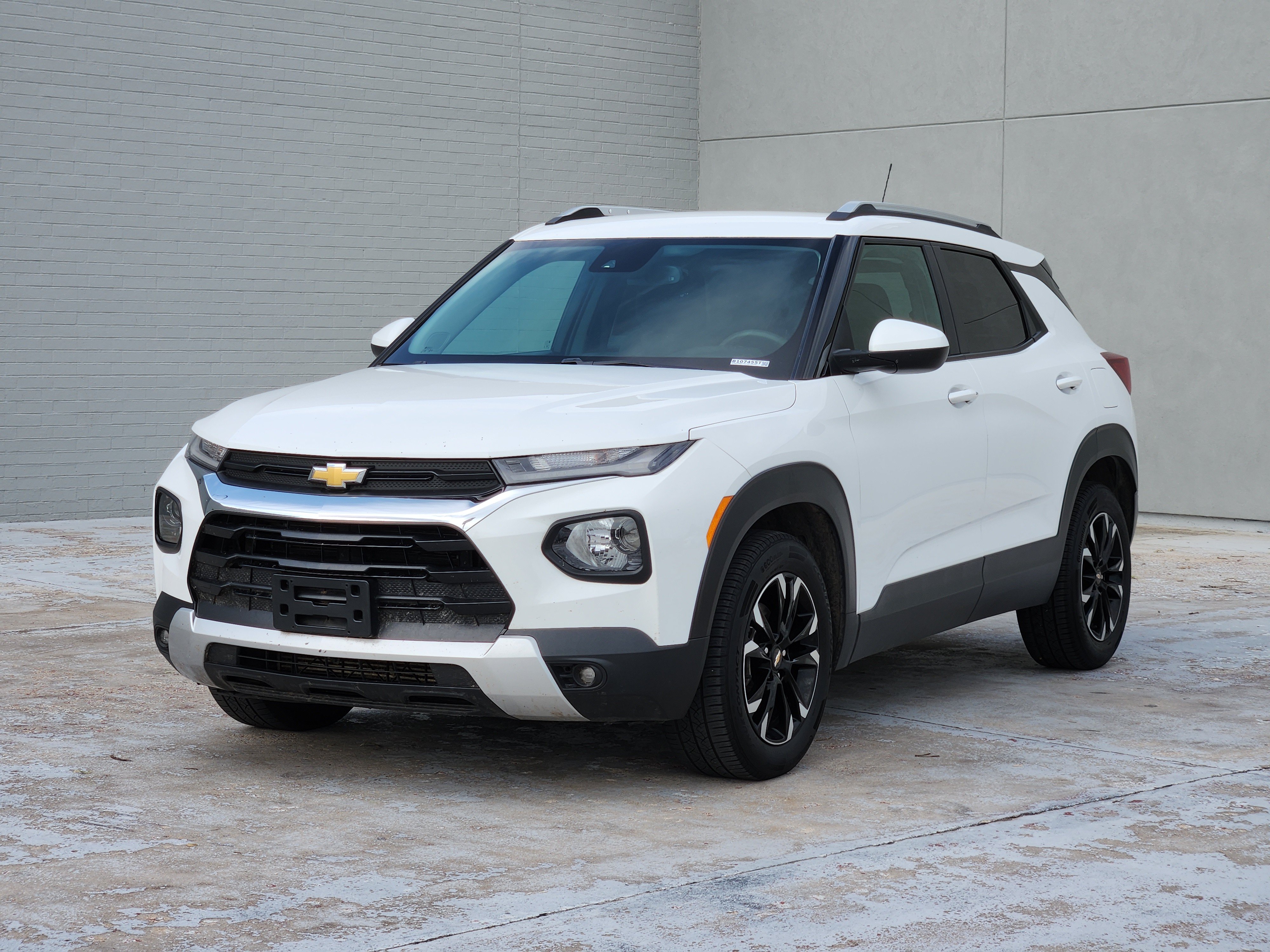 Used 2022 Chevrolet TrailBlazer LT w/ Convenience Package FWD image 4