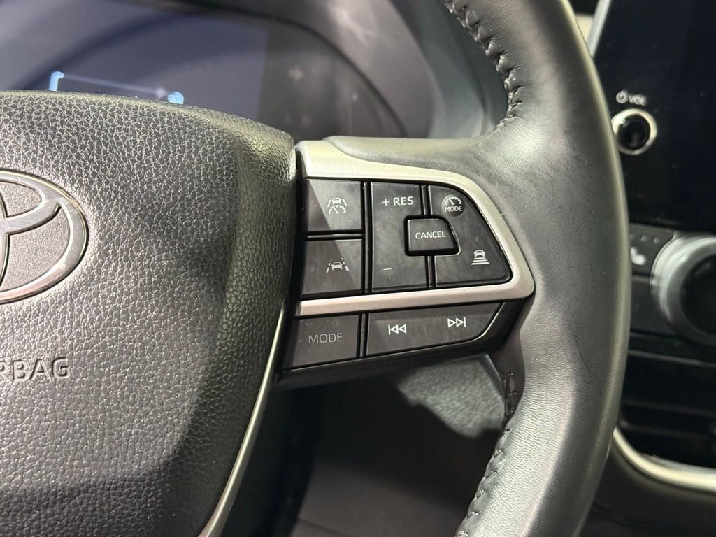Certified 2024 Toyota Grand Highlander AWD image 25