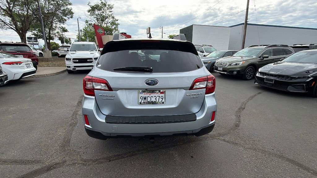 Used 2016 Subaru Outback 3.6R Limited AWD/4WD image 5