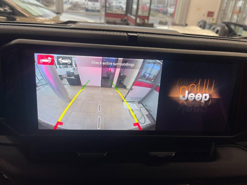 Used 2024 Jeep Wrangler Unlimited Rubicon image 30