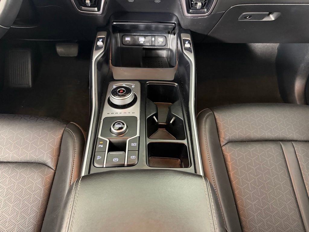 Used 2023 Kia Sorento EX image 25