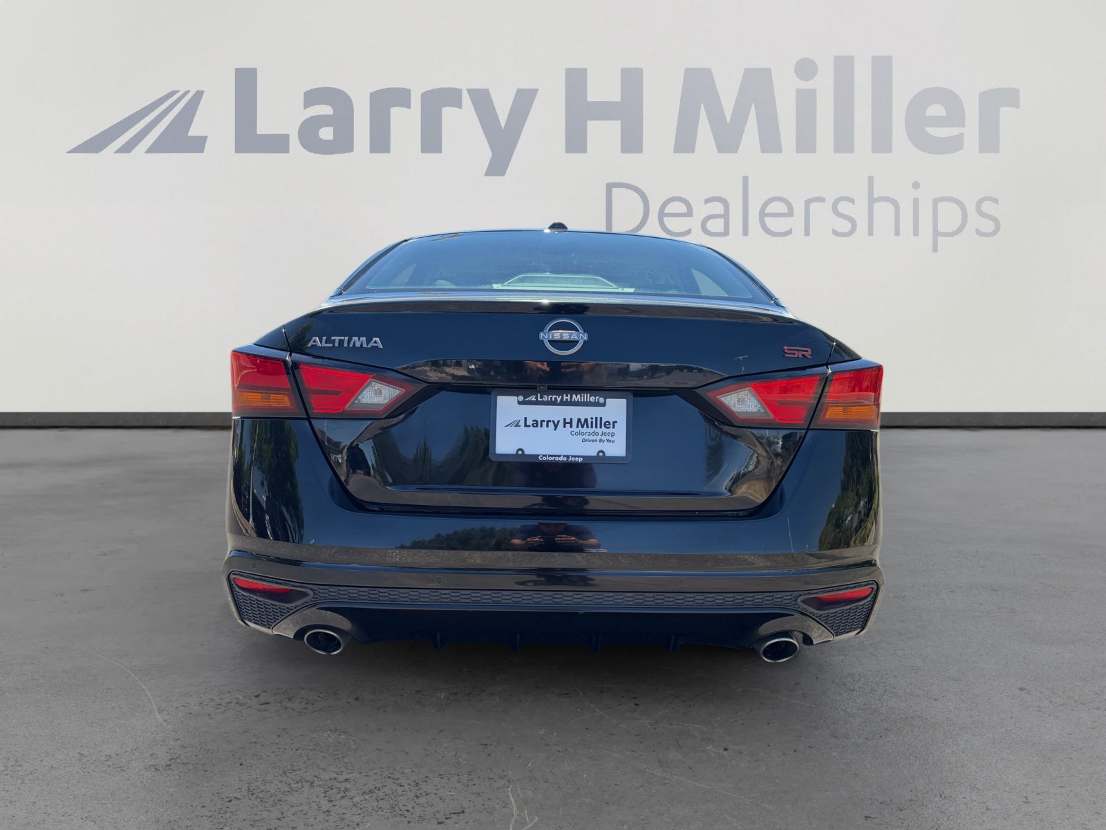 Used 2024 Nissan Altima 2.5 SR w/ SR Premium Package FWD image 4