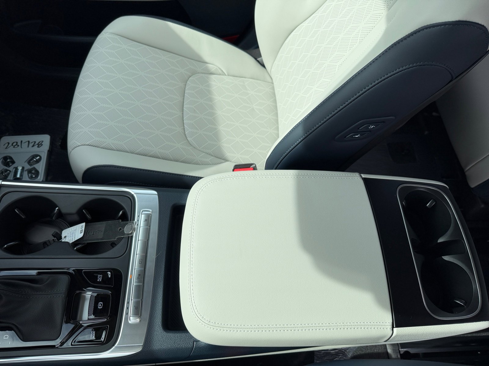 New 2026 Kia Carnival EX FWD image 14