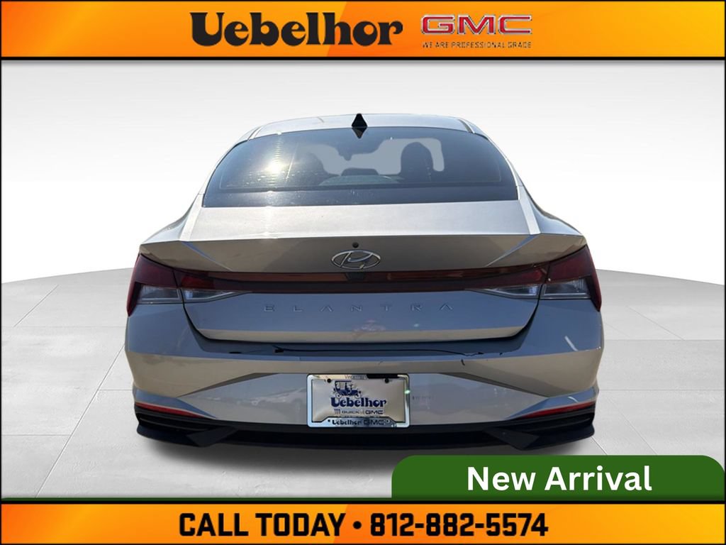 Used 2022 Hyundai Elantra SEL w/ Cargo Package FWD image 7