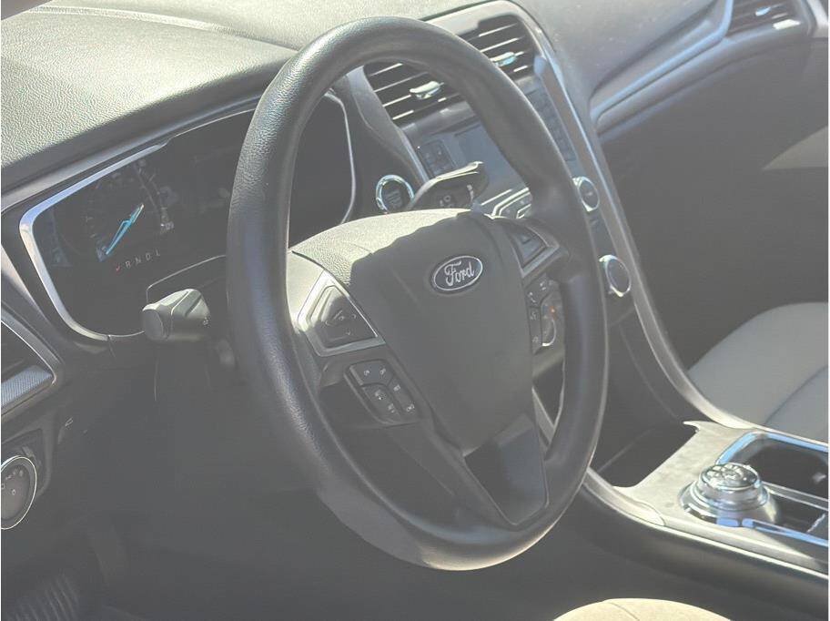 Used 2018 Ford Fusion S FWD image 7