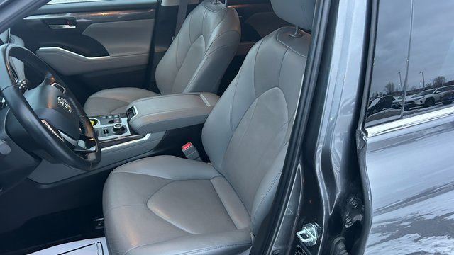 Used 2023 Toyota Highlander Limited image 20
