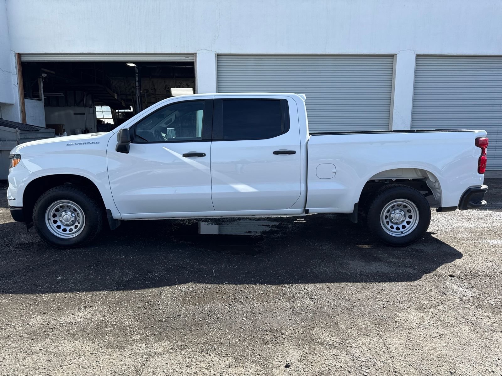 Used 2023 Chevrolet Silverado 1500 W/T w/ Trailering Package image 2